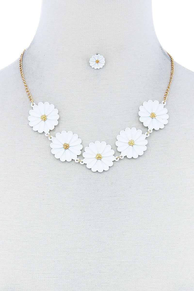 Fashion Cute Multi Tender Flower Necklace And Earring Set Naughty Smile Fashion