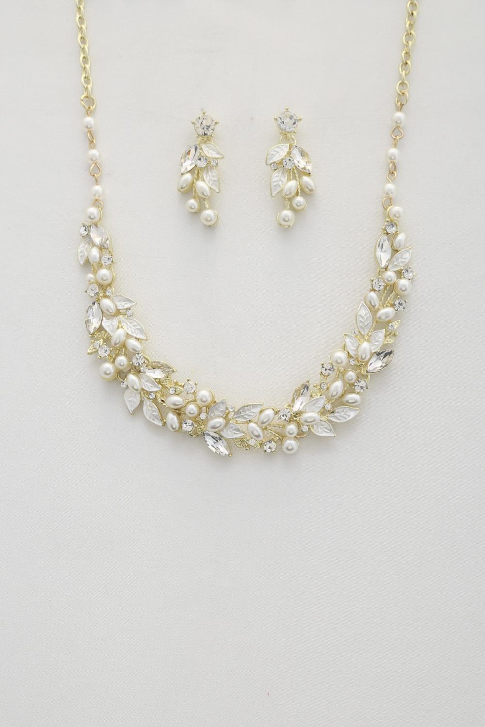 Leaf Pattern Pearl Crystal Necklace Naughty Smile Fashion